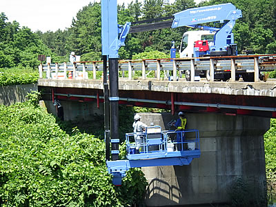 道路橋定期点検（橋梁点検車）